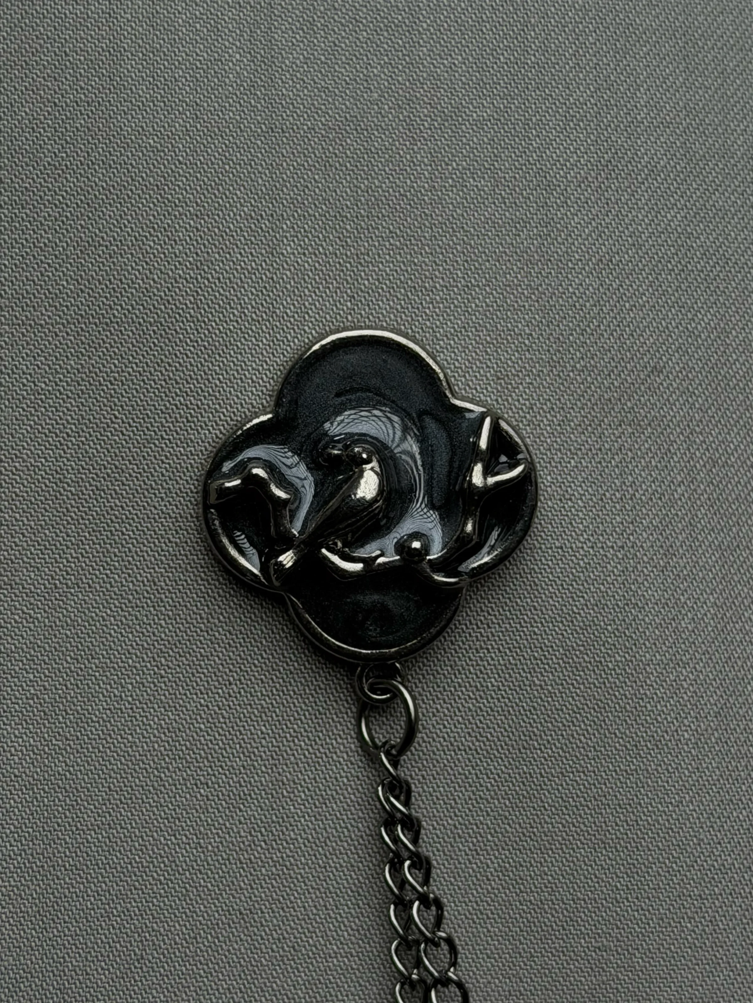 Noir Swan Chain Lapel Pin Side