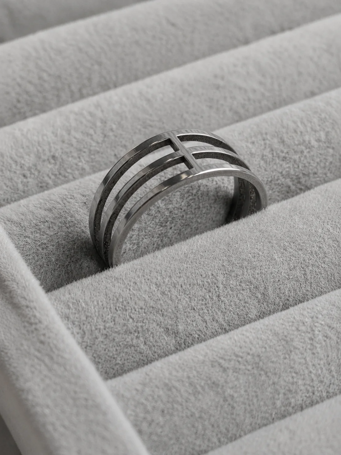 Triple Line Open Band Ring – Silver Finish Detail
